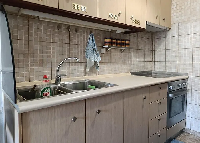 Сasa de vacaciones The House - Charming With Private Courtyard - Easy Parking - 300m From Tesalónica