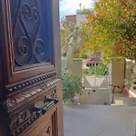 The House - Charming With Private Courtyard - Easy Parking - 300m From