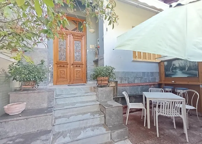 The House - Charming With Private Courtyard - Easy Parking - 300m From Casa vacanze