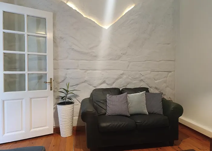 بيت للعطل The House - Charming With Private Courtyard - Easy Parking - 300m From *