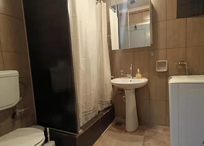 Casa vacanze The House - Charming With Private Courtyard - Easy Parking - 300m From *