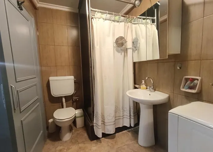 The House - Charming With Private Courtyard - Easy Parking - 300m From سالونيك