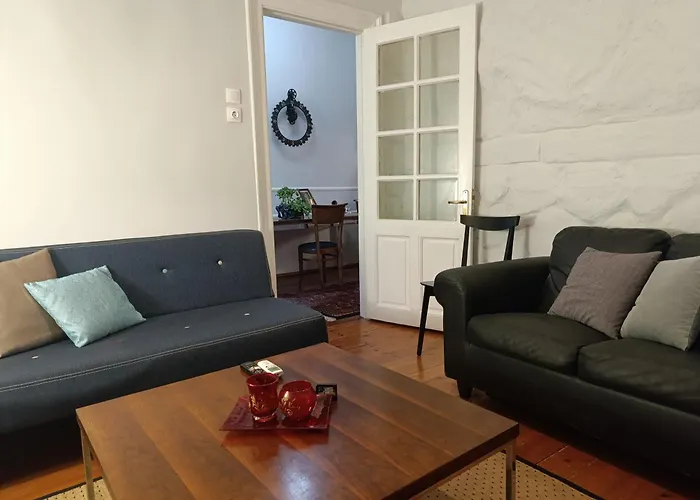The House - Charming With Private Courtyard - Easy Parking - 300m From Thessaloniki